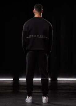 Gym King Outline Print Crew Tracksuit - Black -Gym King Store BF23MENSCAMP13719copy c50e8ca8 e7f9 4a50 9431 308d32737753