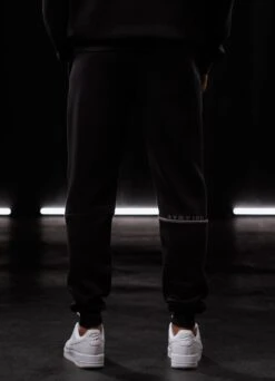 Gym King Outline Print Jogger - Black -Gym King Store BF23MENSCAMP13724copy