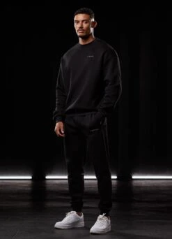 Gym King Outline Print Sweatshirt - Black -Gym King Store BF23MENSCAMP13729copy