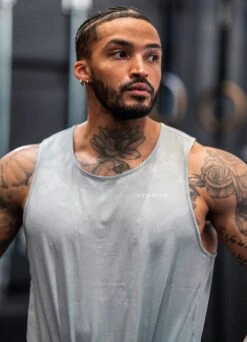 Gym King Debossed Camo Vest - Cloudy Grey