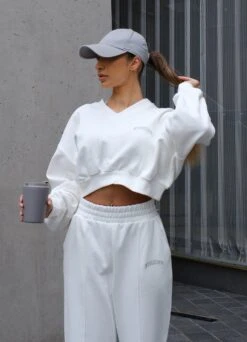 Gym King Refresh Crop Crew & Jogger - Cream -Gym King Store DSCF4559 5758022d 28f6 41a5 a5d3 1c478ee18793