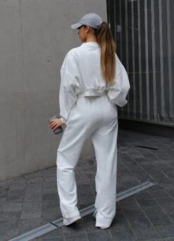 Gym King Refresh Crop Crew & Jogger - Cream -Gym King Store DSCF4582 2 49abb209 c0e5 4963 871f 8e72d8bde0ce