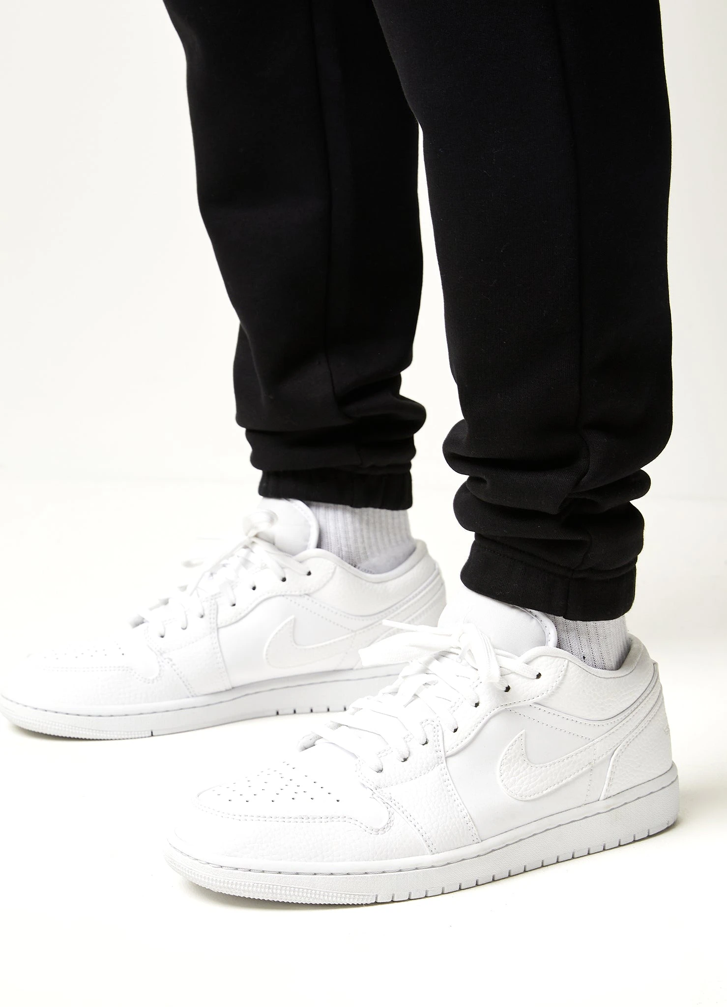 Gym King Established Tracksuit - Black 11 Gym King Established Tracksuit - Black - Image 9