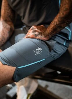 Gym King Contrast Flex 6" Short - Dark Grey/Blue