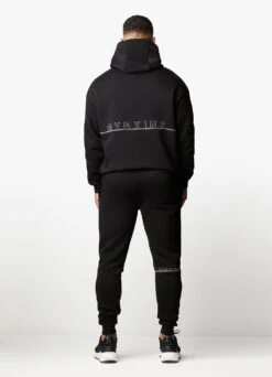 Gym King Outline Print Hood - Black -Gym King Store OUTLINEPRINTHOOD JOGGER BLACKHDE A2BFLTSB A2BFO 170