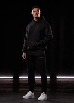 Gym King Outline Print Hood - Black -Gym King Store OUTLINEPRINTHOOD JOGGER BLACKHDE A2BFLTSB A2BFO 24