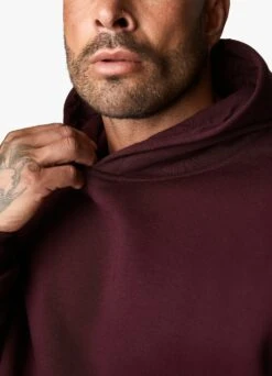 Gym King Outline Print Hood - Burgundy -Gym King Store OUTLINEPRINTHOOD JOGGER BURGUNDYHDE A2BFNTSB A2BFQ 149