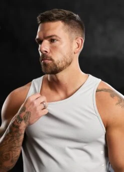 Gym King Rebellion Vest - Light Grey -Gym King Store REBELLIONVEST SHORT LIGHTGREY VST A2BOAAHR A2BOE 349