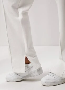 Gym King Refresh Crop Crew & Jogger - Cream -Gym King Store REFRESHCONTOUREDRIBTOP JOGGER CREAMWST A2BTKWTB A2BT6 38 eb9250e1 03e9 4c86 b27d 5b31569190bf