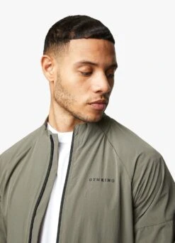 Gym King Utility Woven Bomber - Olive -Gym King Store UTILITYWOVENBOMBER JOGGER OLIVE.TST A29EXTSB A29EZ 106