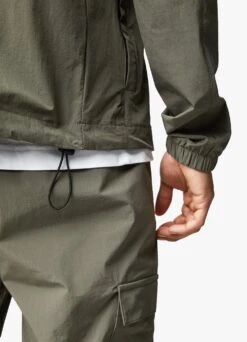 Gym King Utility Woven Bomber - Olive -Gym King Store UTILITYWOVENBOMBER JOGGER OLIVE.TST A29EXTSB A29EZ 113