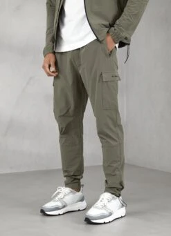 Gym King Utility Woven Cargo Pant - Olive -Gym King Store UTILITYWOVENBOMBER JOGGER OLIVETST A29EXTSB A29EZ 63 WEB 9ea7189e 3f35 4330 b5af af2f4cf8d628