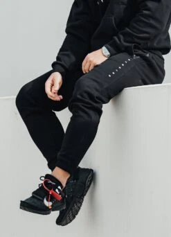 Gym King Rebellion Jogger - Black